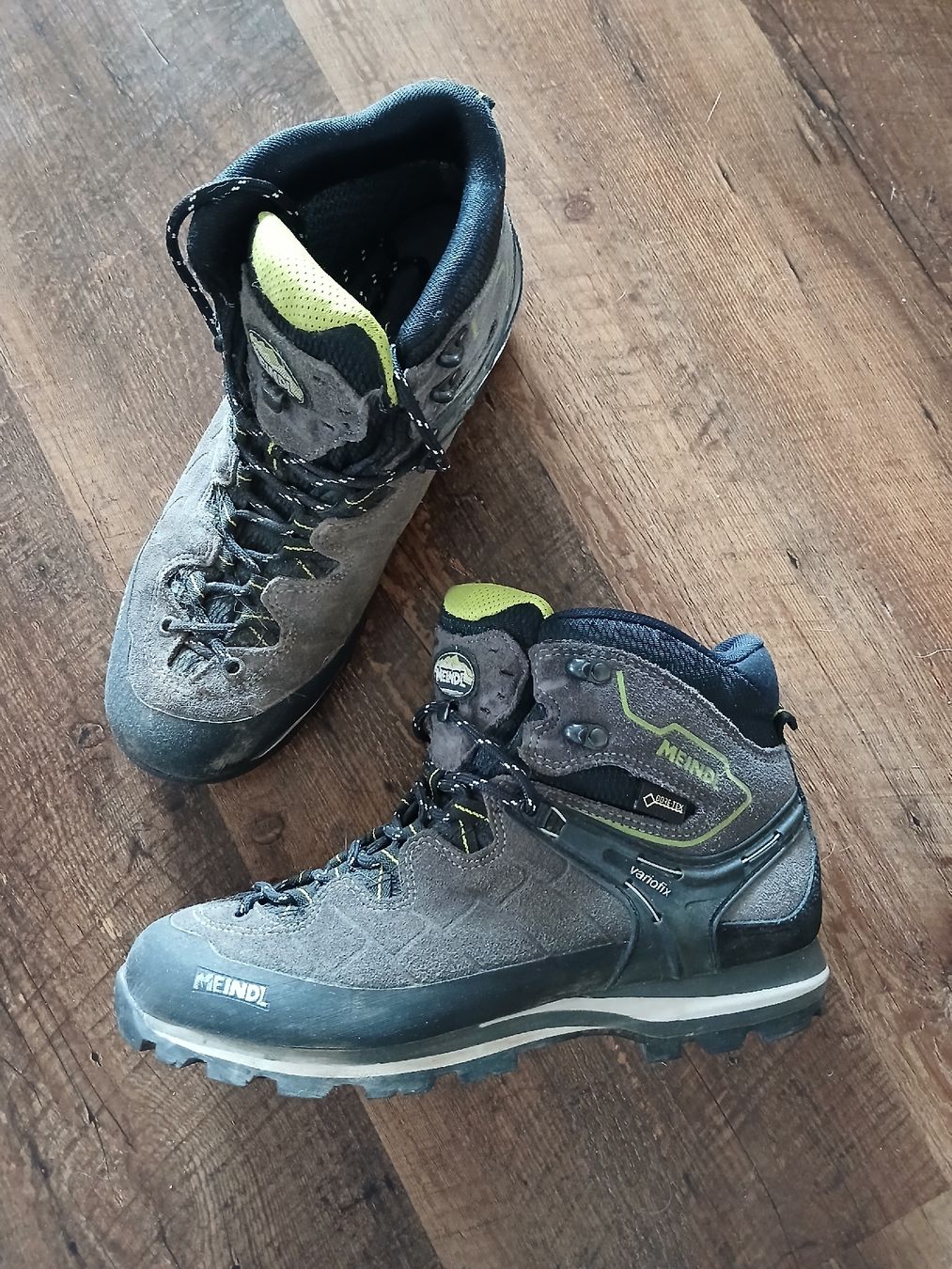 Meindl Scarpe da uomo: Meindl Wanderschuhe Goretex,  Grösse 42 – Usato da Wauwil venduto da huber-schmid