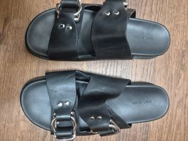 Black Gino Rossi leather sandals size 38