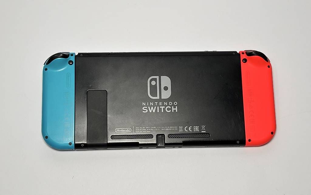 Nintendo Console: Nintendo Switch Console + Super Smash Bros Ultimate – Usato da Gordola venduto da kar_gy5g 4