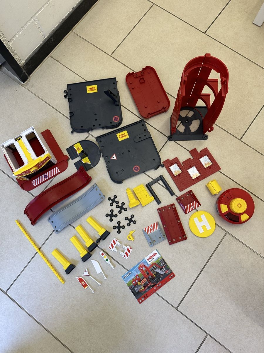 Casette per bambini: Feuerwehrstation Spielset – Usato da Dietikon venduto da mike.thorton 1