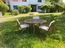 Teak Gartentisch mit 3 Sessel und Polster