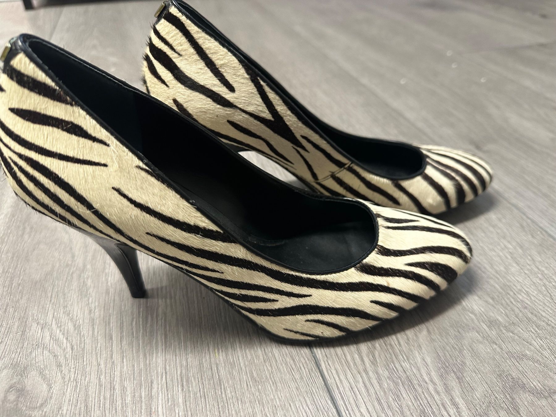 Scarpe da donna: Guess Pumps – Nuovo (secondo la descrizione) da Bellach venduto da vjoge