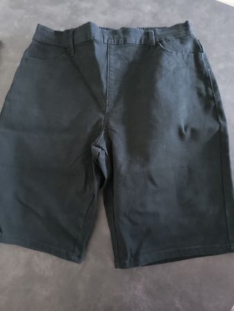 Schwarze Janina Bermuda Shorts Gr. 42/44 Sommerlich bequem 