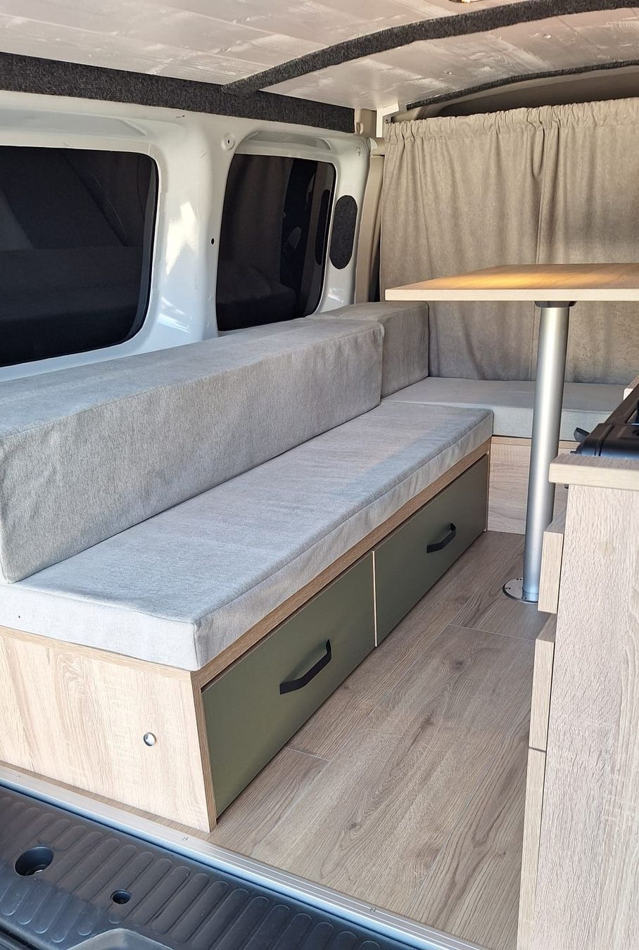 Renault Veicoli da campeggio: Renault Kangoo 1.5dci CAMPER – Usato da zürich venduto da dejang01 5