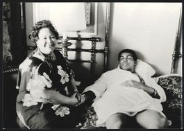 Fotografie Boxer Muhammad Ali mit seiner