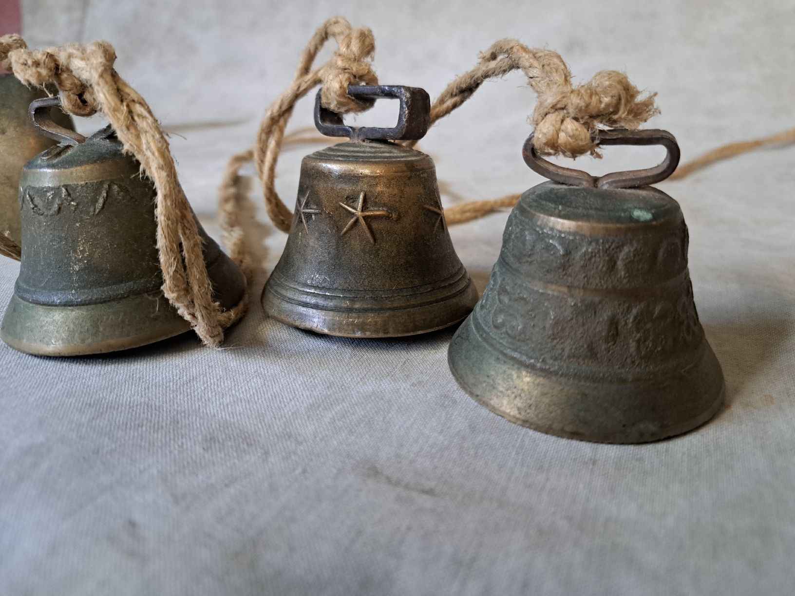 Campanacci mucche: Antike Glocken, Trycheln, Glöckchen wohl Geiss oder Schaf – Usato da Muotathal venduto da s_spiess 4
