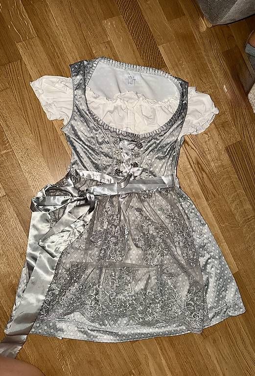 Vestiti: Dirndl mit Bluse Grösse 40 – Nuovo e nell'imballaggio originale da Winterthur venduto da fab_9jp2 1