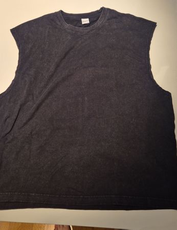 Schwarzes Tank Top Bershka, ideal für den Sommer, Grösse XL