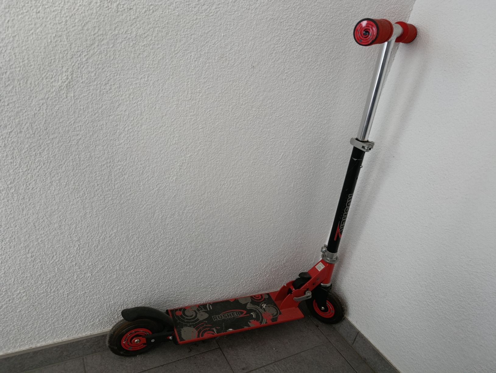 Fahrzeuge für Kinder: trotinette enfant rouge – Gebraucht aus Courtelary von mitounet