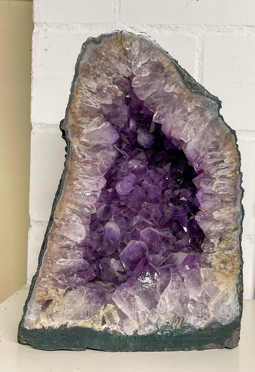 Amethyst 34x23 cm ein wunderbarer Mineralstein 1