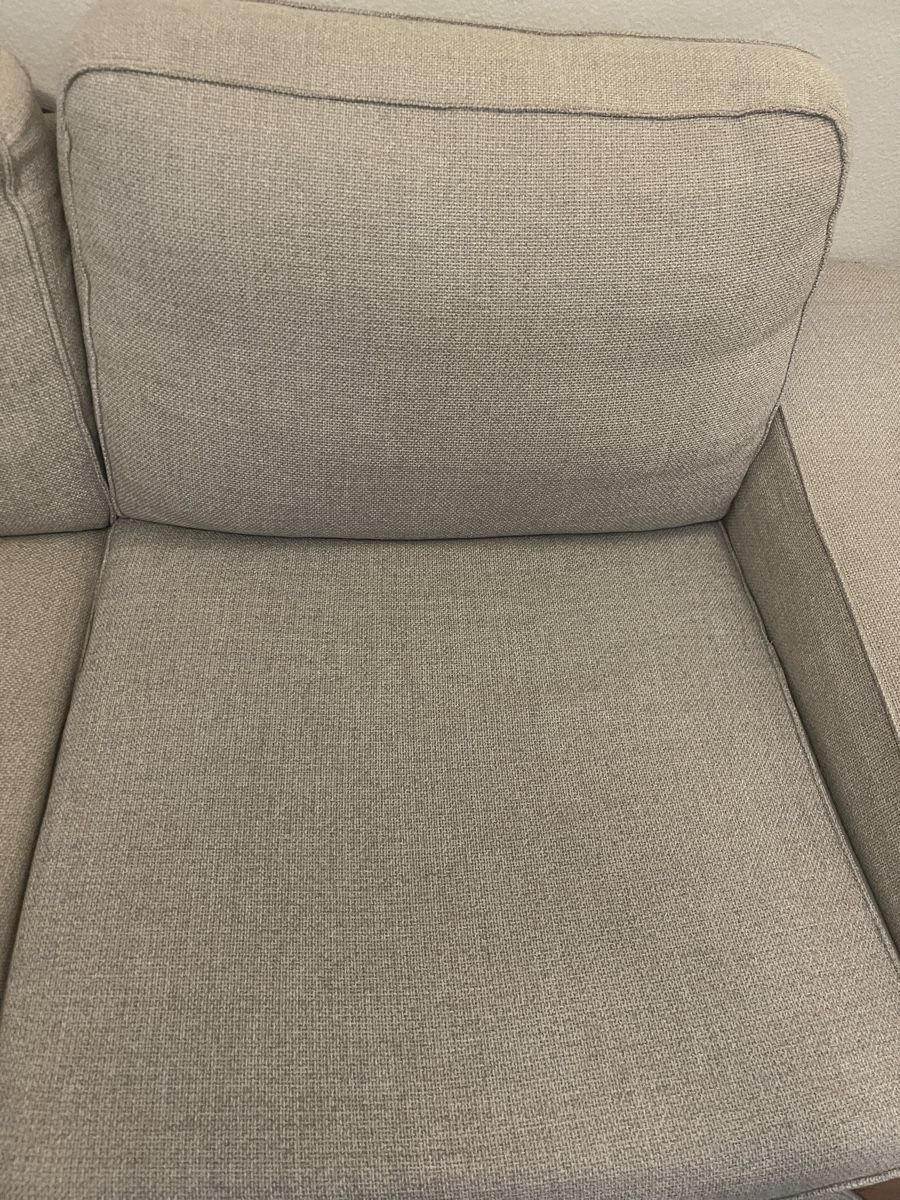 Divani: Couch - Like New – Usato da Zürich venduto da Jiajun_Peng 2