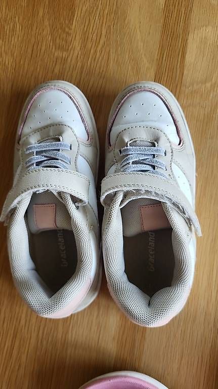 Scarpe per ragazze: Kinderschuhe Gr. 30 – Usato da Gettnau venduto da Federwind