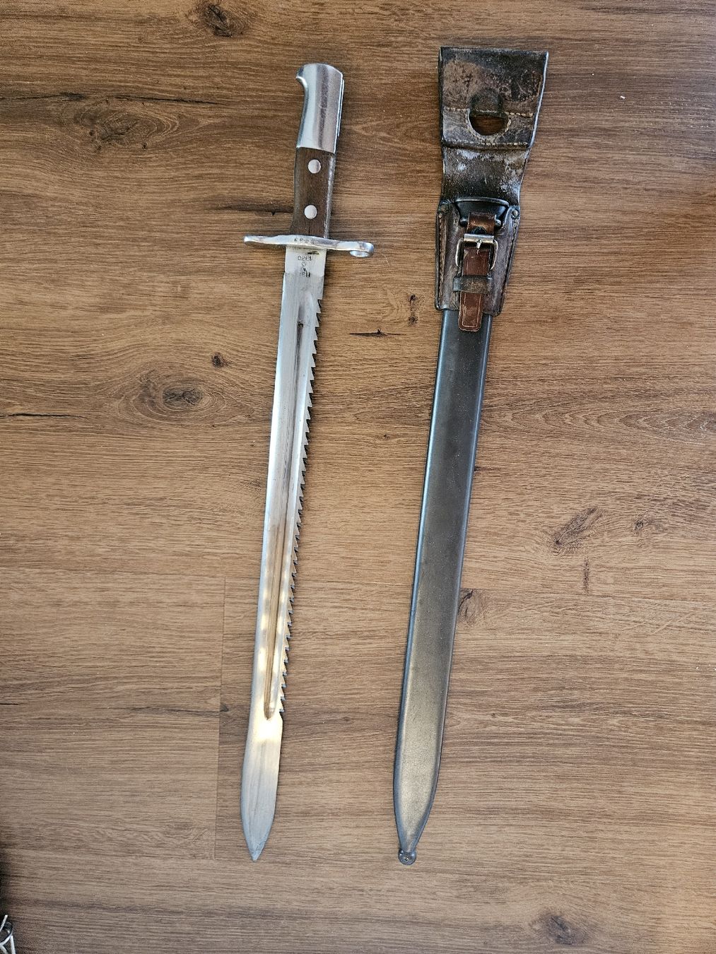 Schweizer Armee Armi bianche: Sägebajonett – Usato da Hasle b. Burgdorf venduto da mir_qk9d