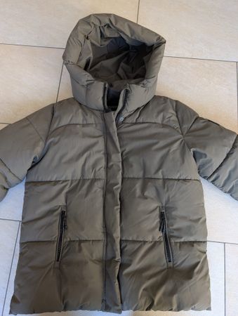 Winterjacke C&A olivgrün mit Kapuze Grösse 164 cm 