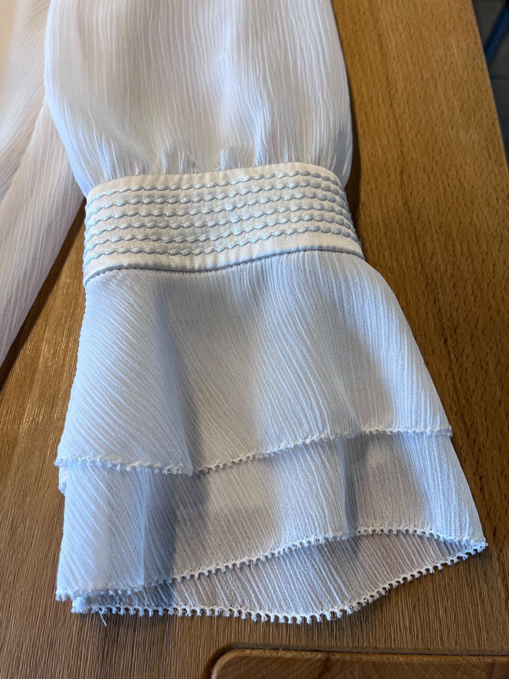 Marc Cain Camicette: Bluse Marc CAIN Grösse 4 – Nuovo (secondo la descrizione) da Roggwil BE venduto da KarotteV 2