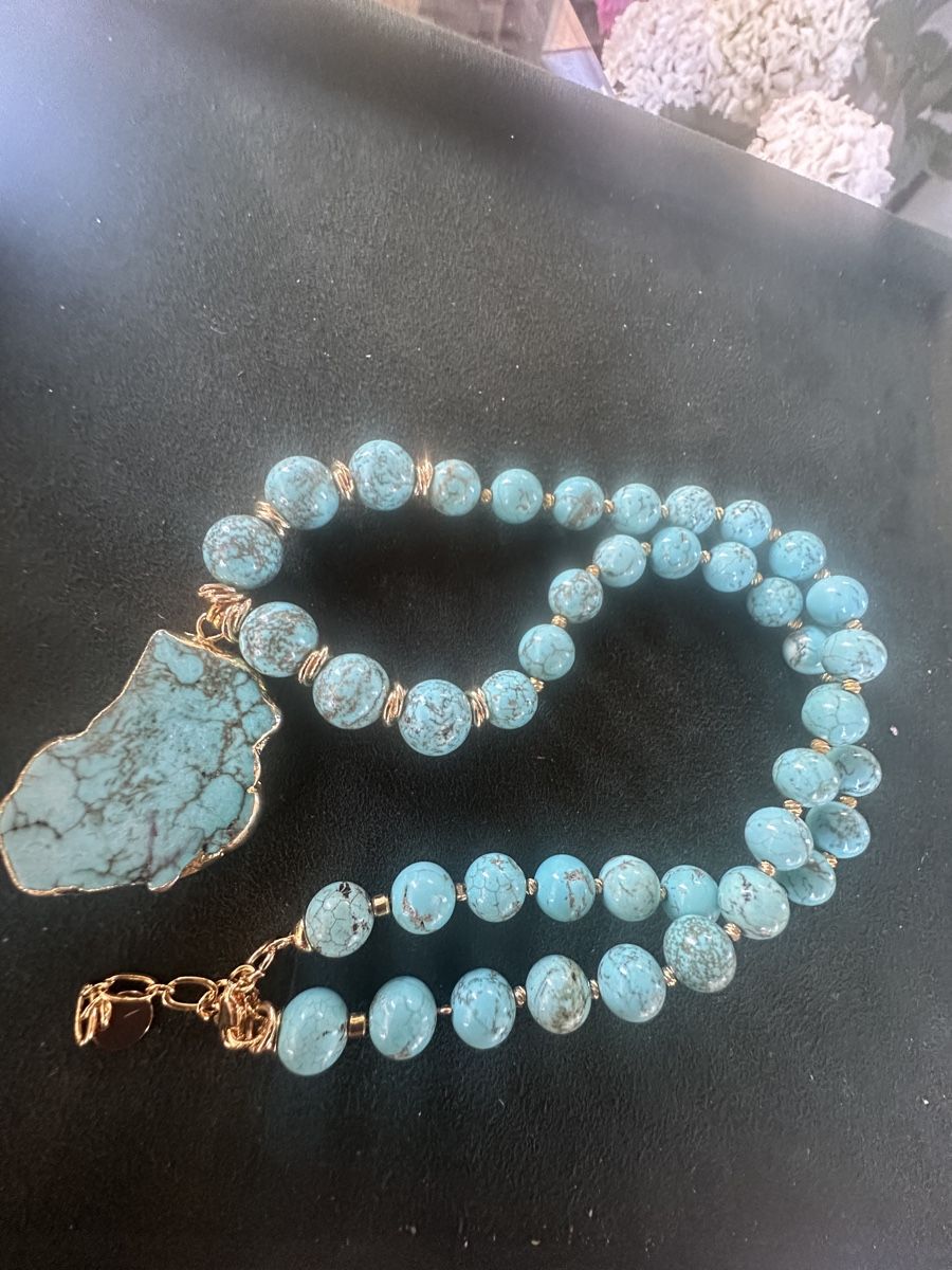 Catenine: Collier Howlith mit grossem Anhänger , Handarbeit, neu – Nuovo e nell'imballaggio originale da Kriens venduto da Hortensie6 2