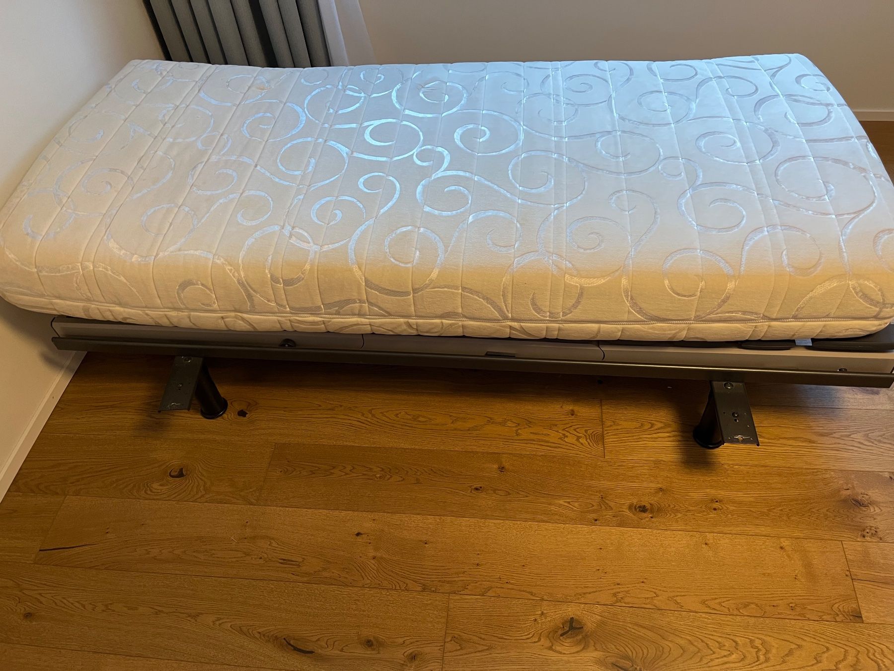 Lits: Doppelbett, 2x 90cm – D'occasion à Churwalden par urs_x7p2 6