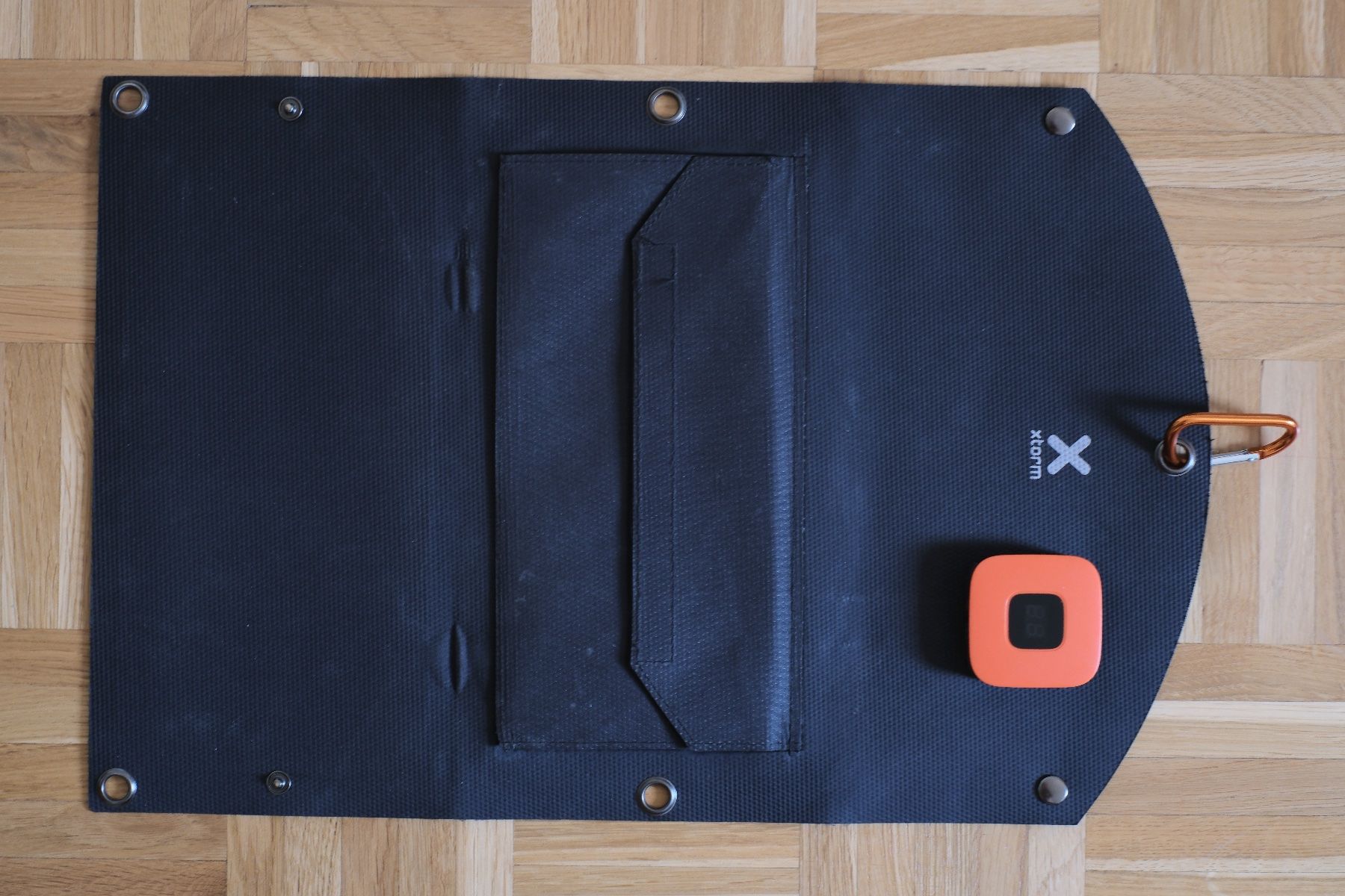 Xtorm Panneaux solaires: XTORM AP250 14W Solar Booster - Panel – D'occasion à Zürich par cbrl 1