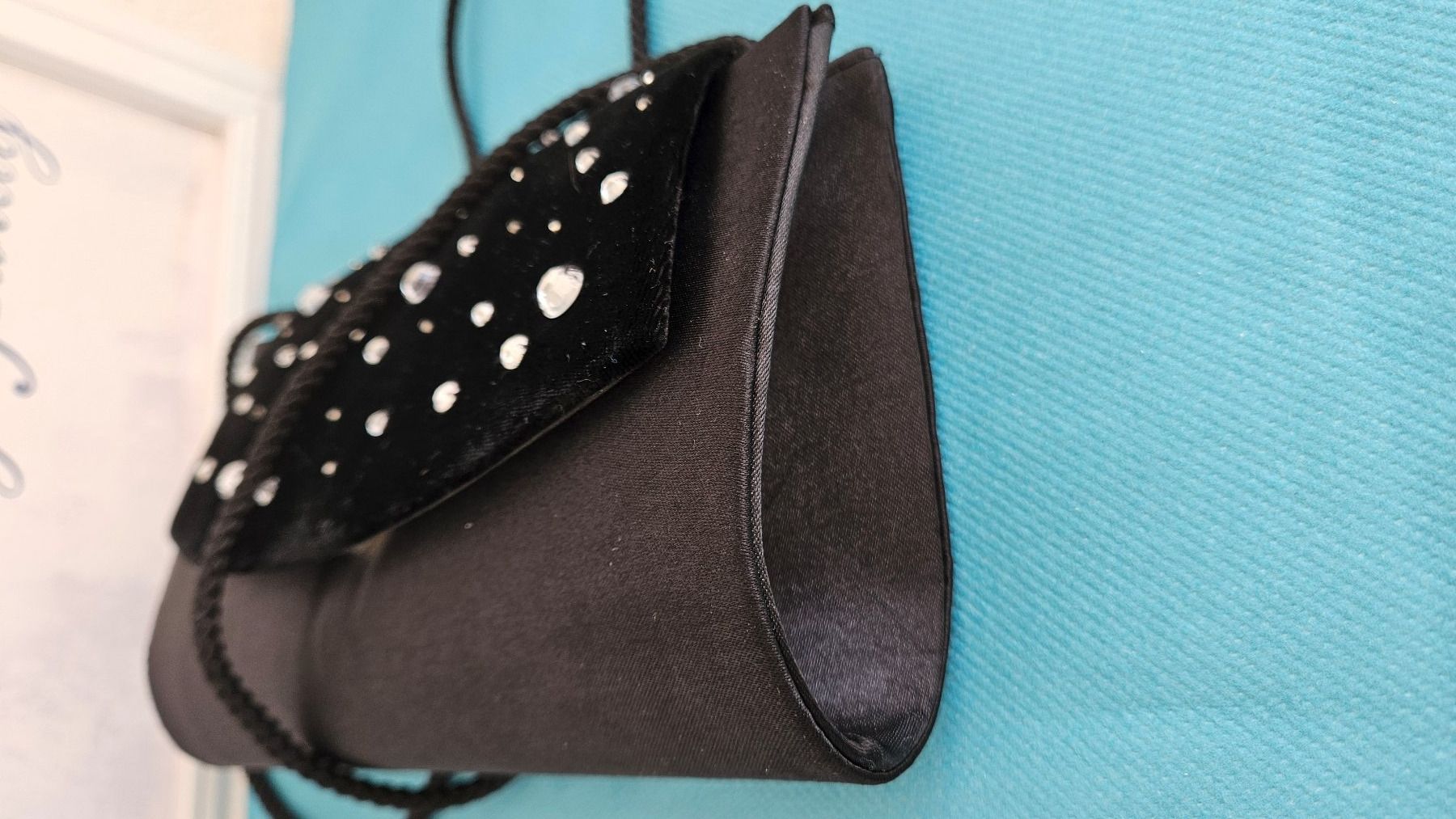 Borse da donna: Abendhandtasche Samt Satin Schwarz mit Strass – Usato da Gossau ZH venduto da fashiontwo 3
