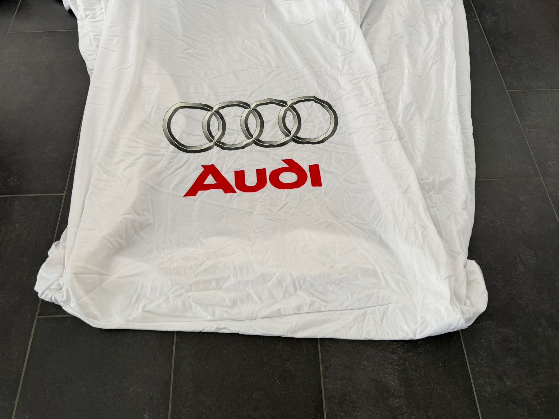 Cover & Protezioni schermo: Abdeckung Audi TT Roadster 8J – Usato da Stäfa venduto da Rotscher