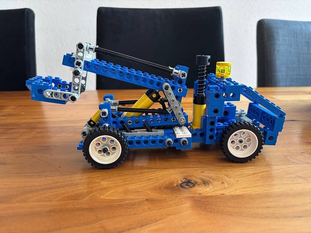 Kit di costruzioni: Lego Technic 8042 Pneumatic Set – Usato da Horw venduto da bar_5nkm 3