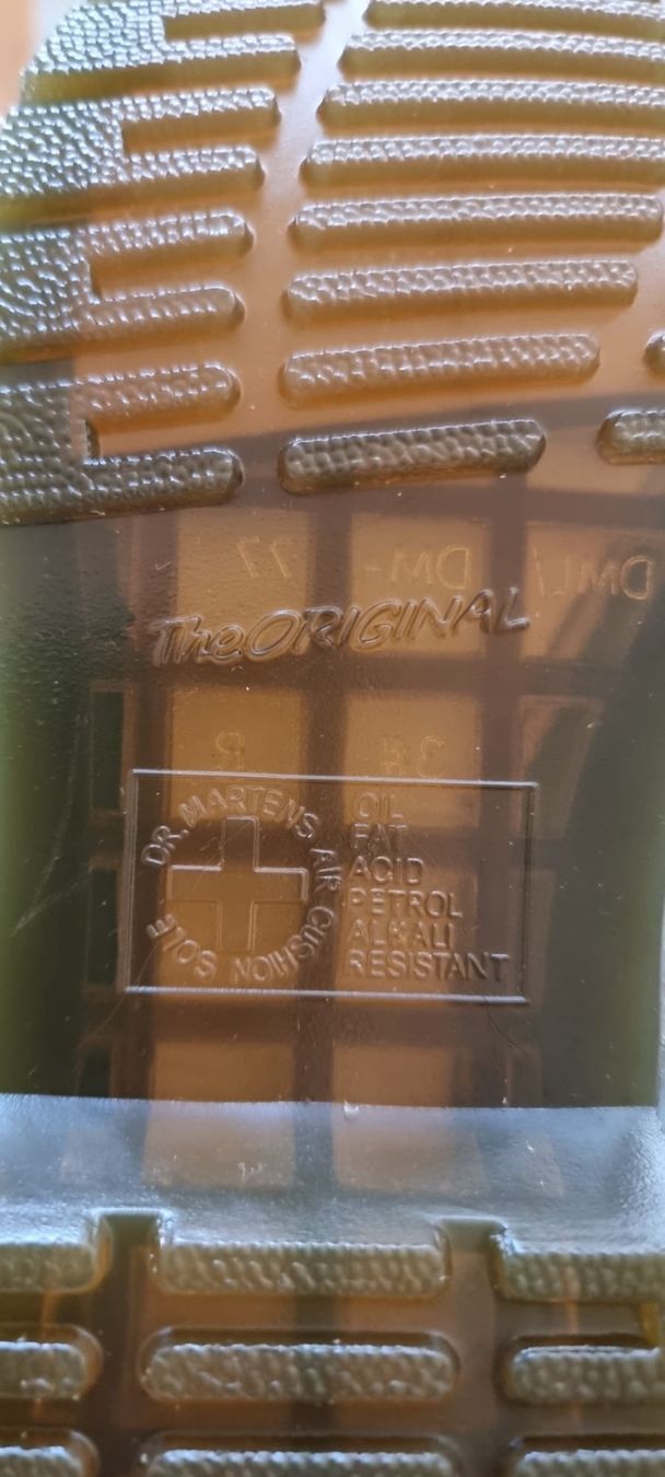 Dr. Martens Damenschuhe: Dr. Martens Gr. 36 – Neu und originalverpackt aus Luzern von Reni025 9