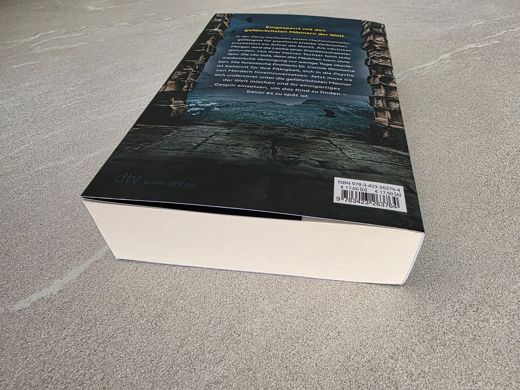 Libri: Helen Fields – The Institution – Usato da Kaiseraugst venduto da Haubitz60 3