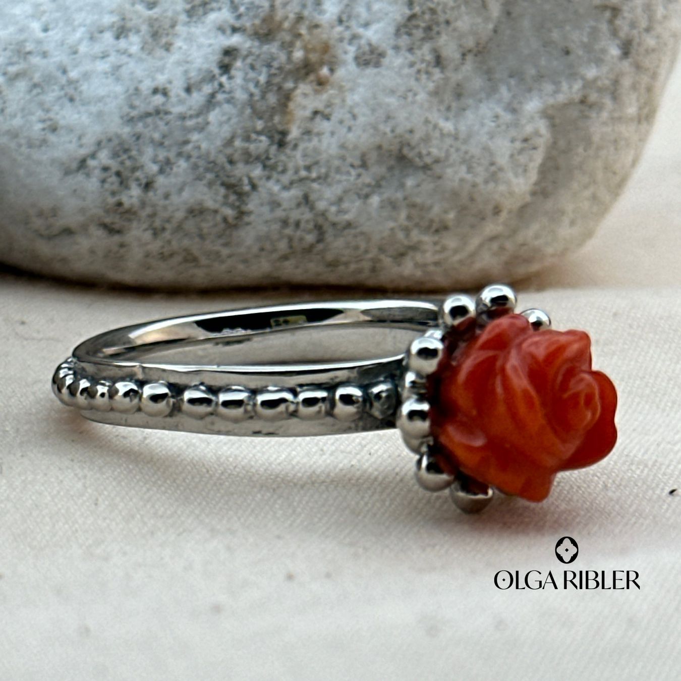 Olga Ribler Bagues: Edelstahl 4 mm  Ring mit Korallenrose,  Ringgrösse 62 – Neuf (Voir description) à Luzern par Schmuckoutlet 4