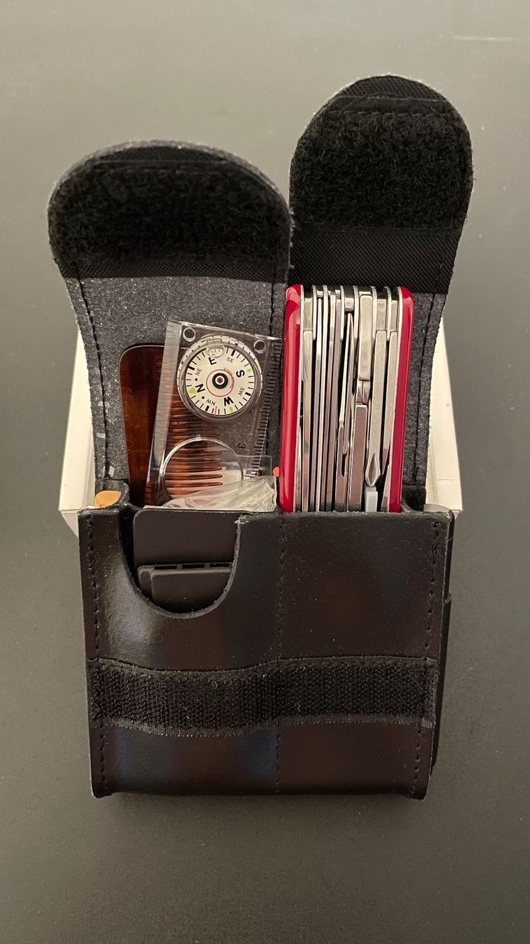 Victorinox Couteaux de poche: Victorinox Survival Kit 1.8812 – Neuf avec emballage d'origine à Interlaken par Qatar 2