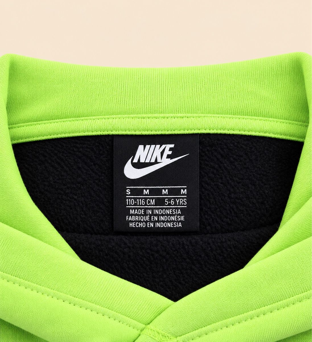 Nike Completi: ENSEMBLE NIKE ENFANT À CAPUCHE – Usato da Lausanne venduto da mar_6snp 2