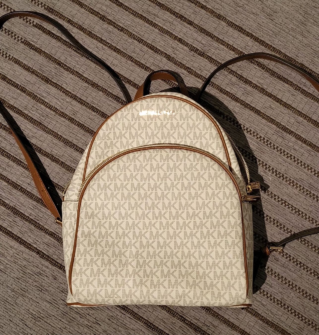 Michael Kors Rucksäcke: Michael Kors Back Pack – Neu (gemäss Beschreibung) aus Wangen SZ von daslohntsich 2