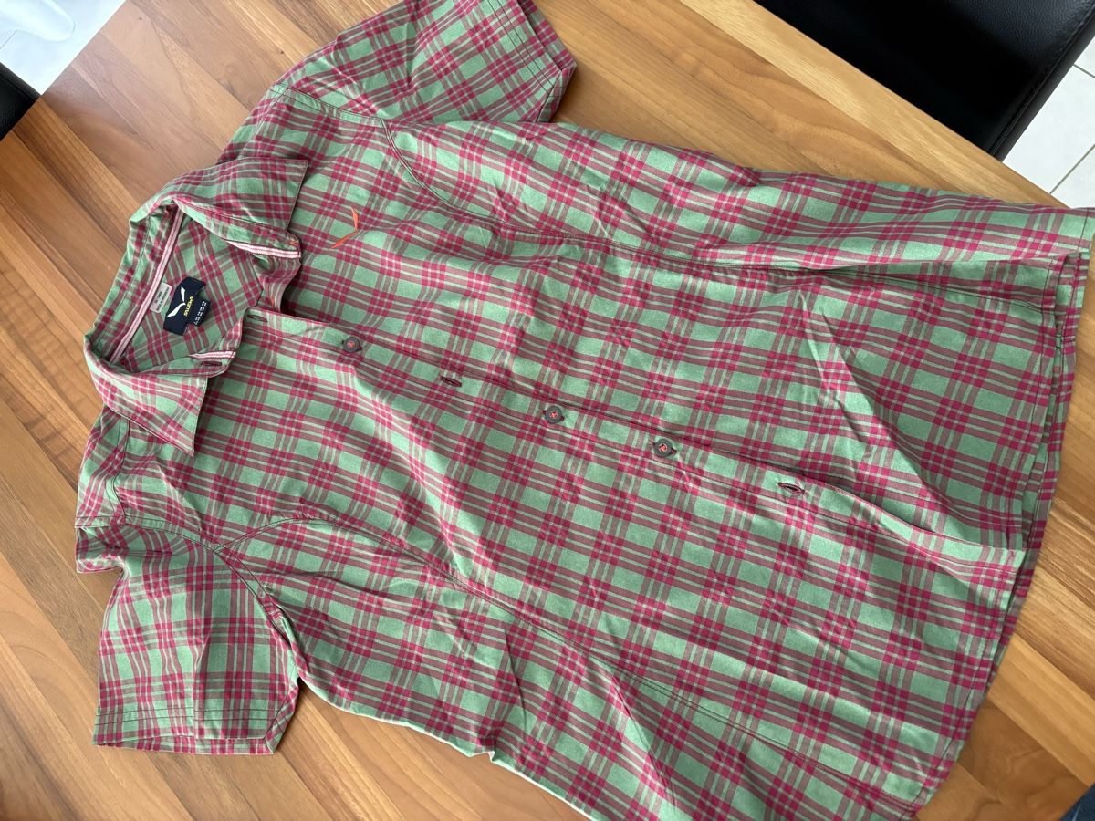 Salewa Blusen: Salewa Wanderbluse – Neu (gemäss Beschreibung) aus Bösingen von happy1