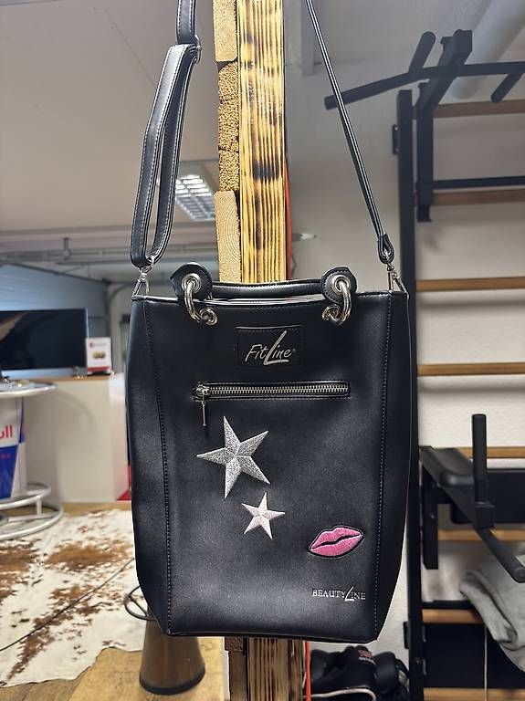 Sacs femmes: Handtasche Fitline – D'occasion à Unteriberg par wg52