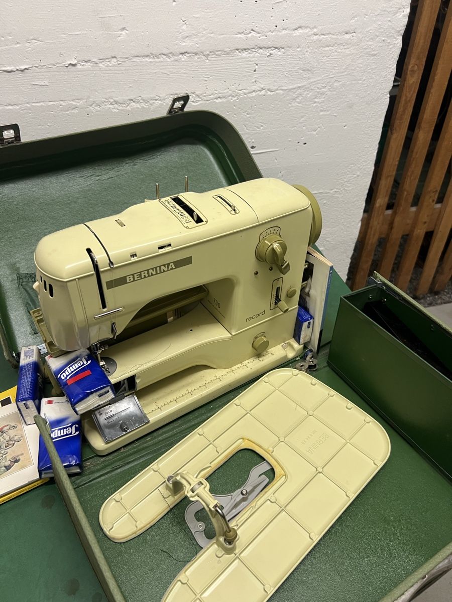 Bernina Macchine da cucire: Nähmaschine Bernina 730 Record – Usato da Zürich venduto da jao_2bx7