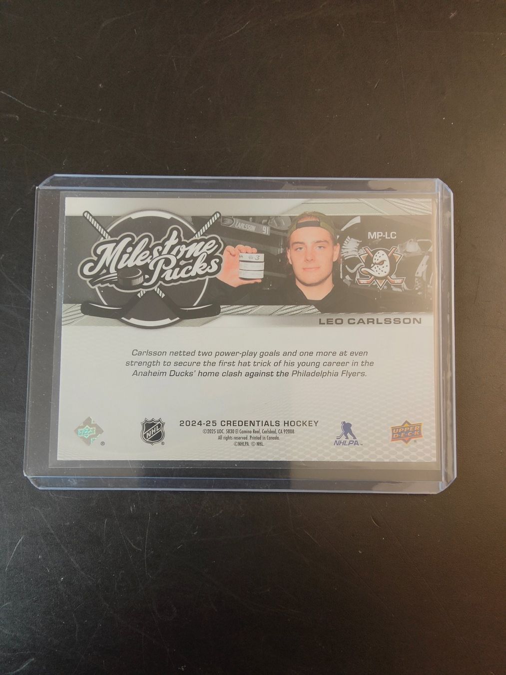 Carte collezionabili: Leo Carlsson Anaheim Ducks Credentials Milestone Pucks – Usato da Wangen SZ venduto da Sasch3 1
