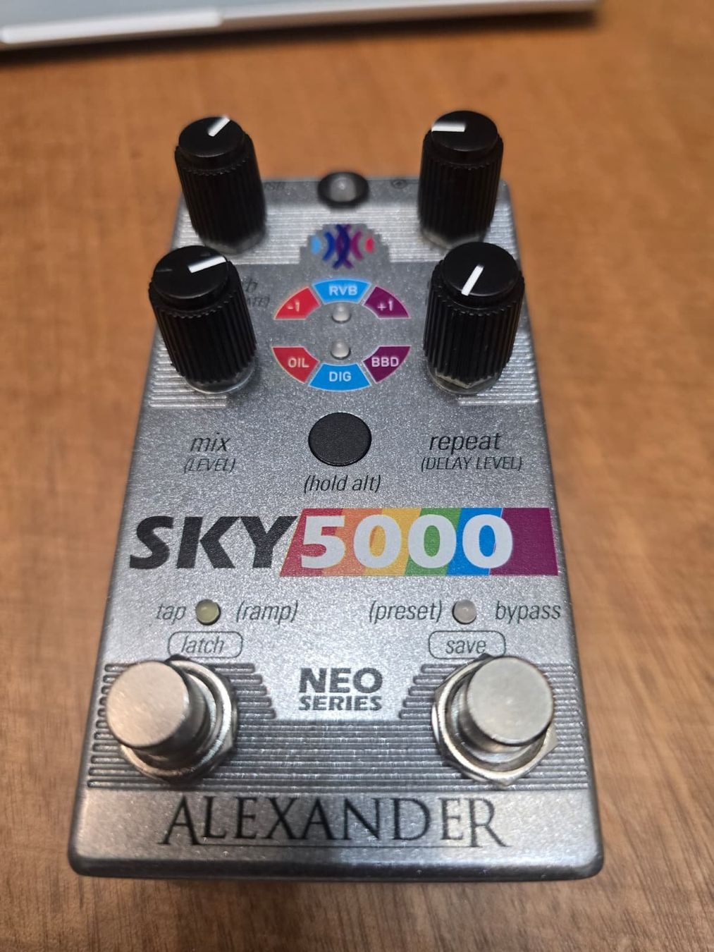Musikinstrumente: Alexander Pedals Sky 5000 – Gebraucht aus Genève von bil_y5g7