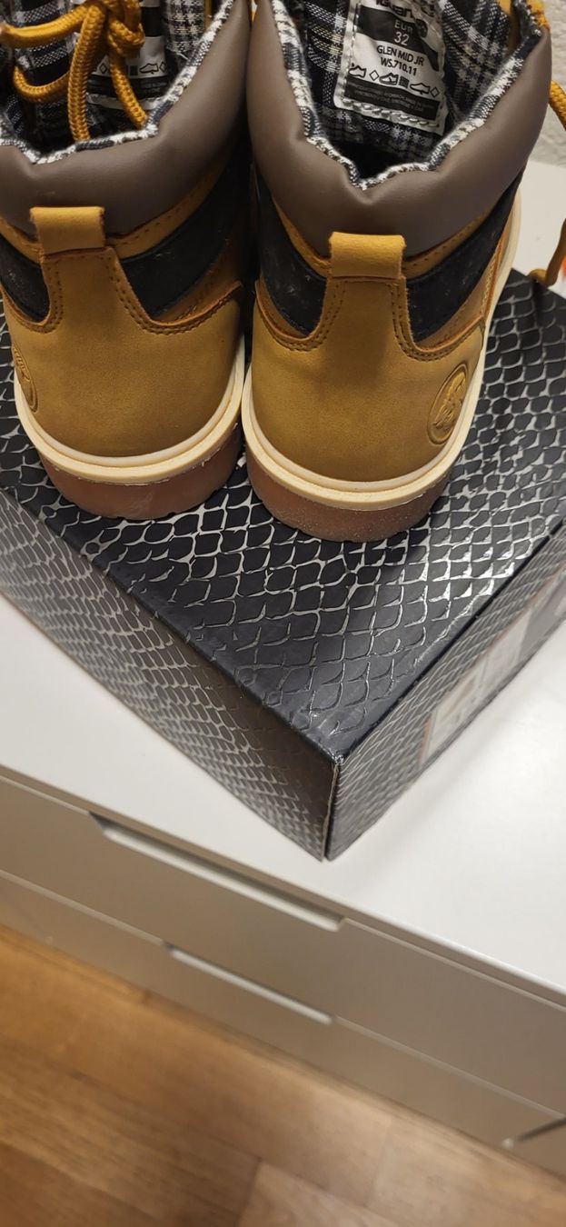 Scarpe per ragazzi: Bottines neuves pointure 32, garçon – Nuovo e nell'imballaggio originale da la tour de peilz venduto da alegre02 1