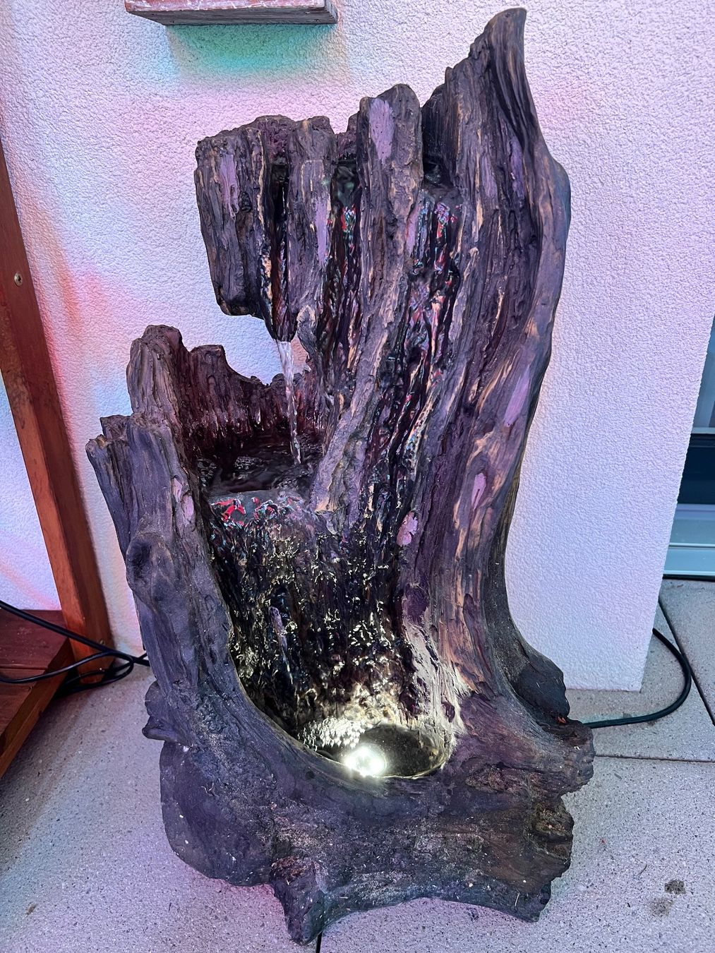Stagni & Fontane ornamentali: Zimmerbrunnen in Holzstamm Optik – Usato da Kriens venduto da scubydo 1