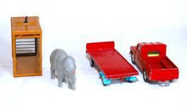 VINTAGE Corgy Toys Chipperfields Circus LAND-ROWER + ELEFANT