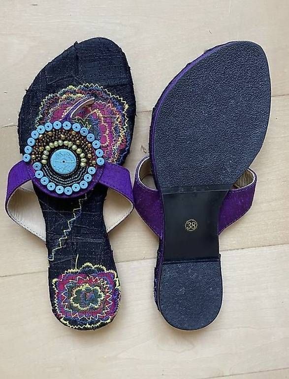 Scarpe da donna: Zehentrenner mit Stoff und Perlen – Usato da Brunnen venduto da rot005 1