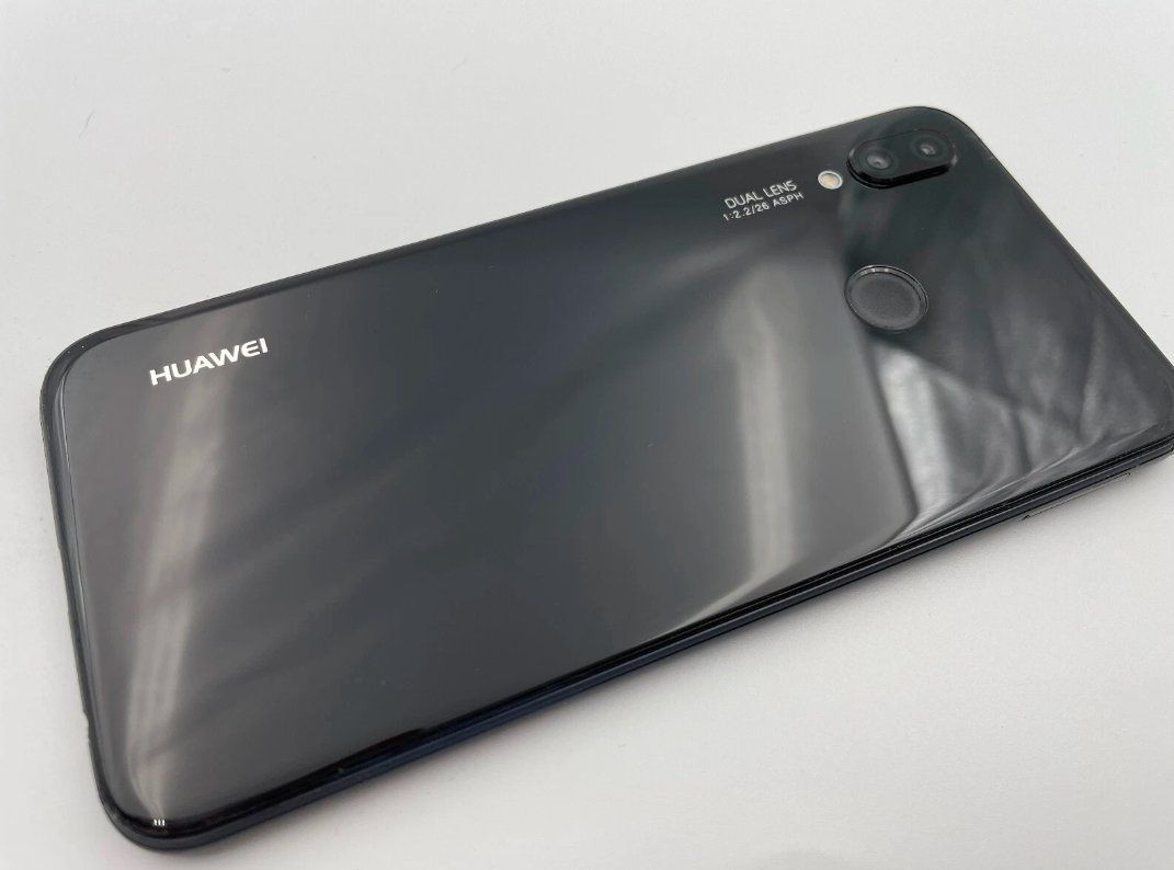 Huawei Telefoni cellulari / Smartphones: huawei P20 lite 64GB – Usato da Luzern venduto da Waince786