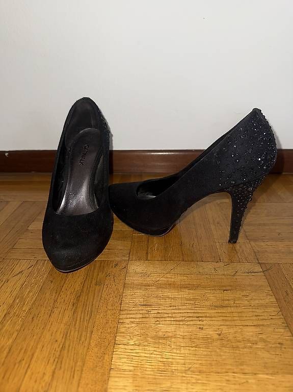 Scarpe da donna: Scarpe con tacco  – Usato da Pregassona venduto da sal_tp5h 1
