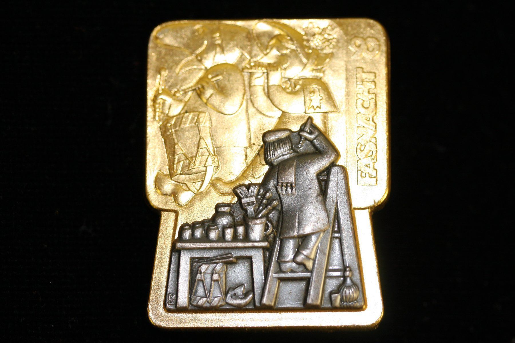 Basler Plaketten & Abzeichen: Basler Fasnachtsplakette 1990 Gold – Gebraucht aus Allschwil von Schluurbi605