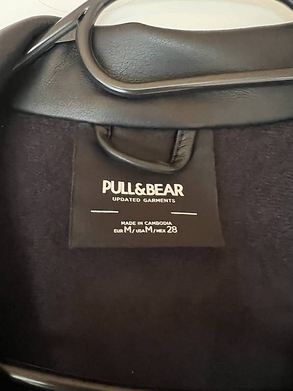 Pull&Bear Giacche: Veste noire - taille M - Pull & Bear – Usato da Bossonnens venduto da noemie_01 1