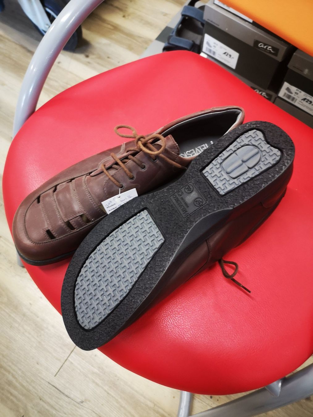 Helvesko Herrenschuhe: Helvesko – Neu und originalverpackt aus Möhlin von Highwaytom 1