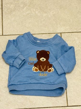 Baby Pullover blau Bär Motiv Little Cool Dude Grösse 56