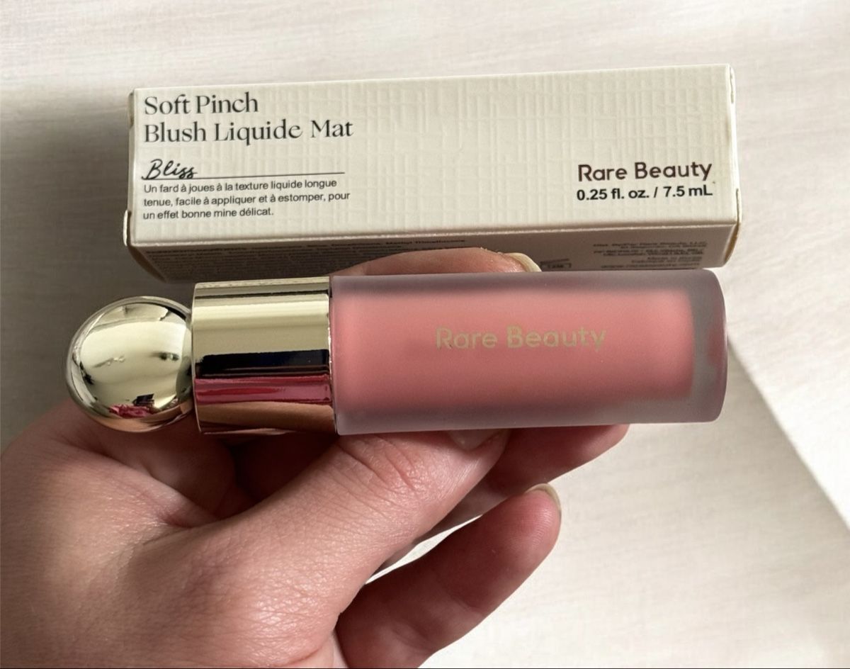 Make-up: Blush liquide Rare Beauty  – Nuovo e nell'imballaggio originale da Châtel-St-Denis venduto da Montclair_Swiss