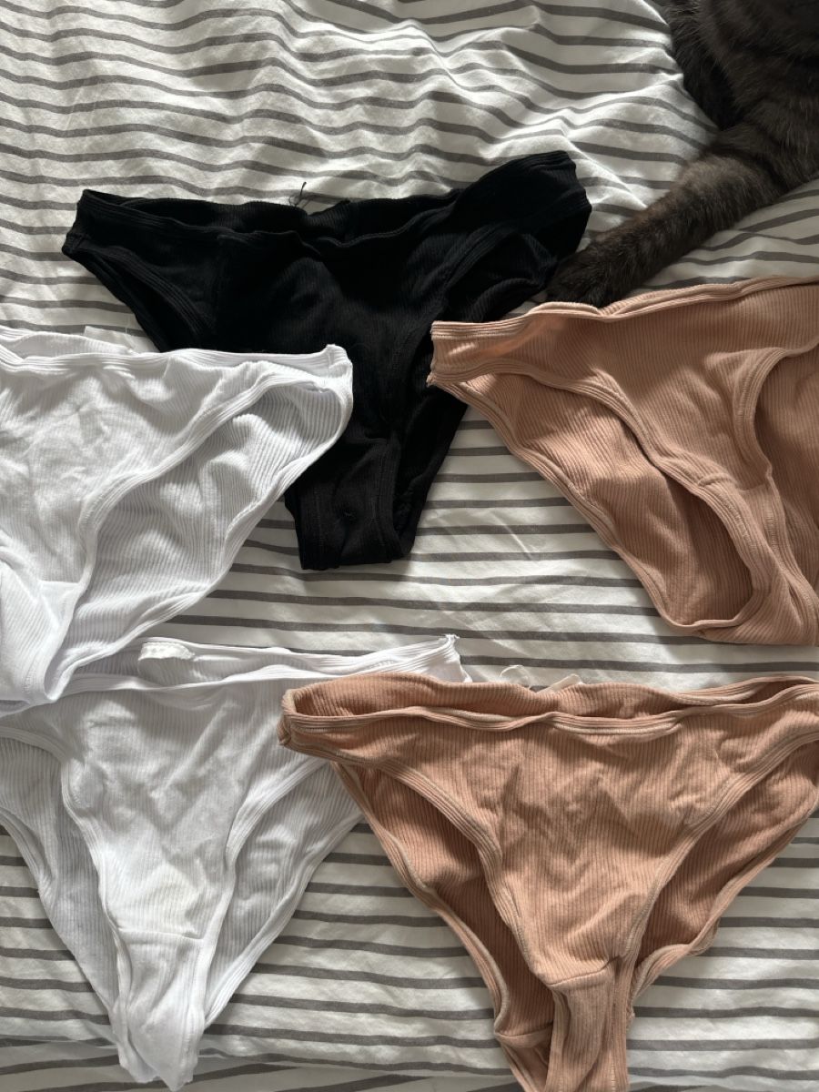Autres dessous: Damen Slips Set, Grösse S, verschiedene Farben, – D'occasion à Zug par a.marryl 1