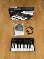 AKAI MPK Mini Play – MIDI Keyboard + OVP & Zubehör