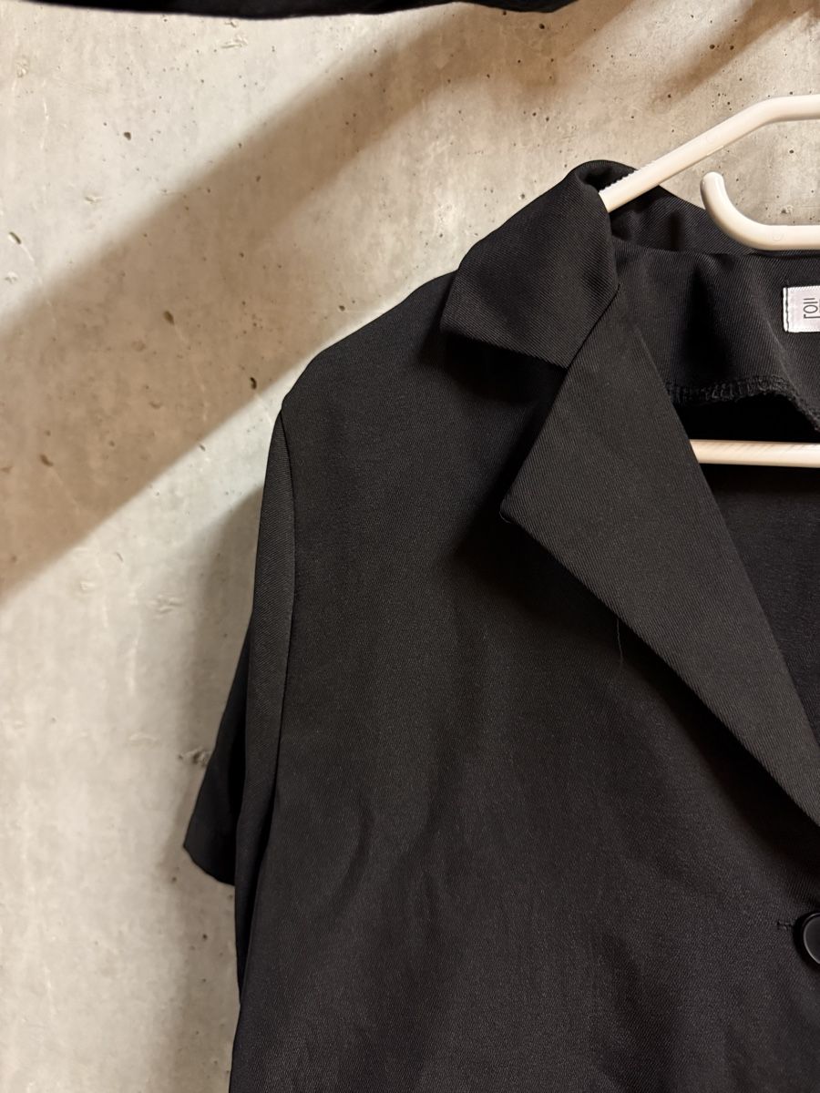 Top: Blazer/haut manche courte – Usato da Monthey venduto da sen_6ckr 1